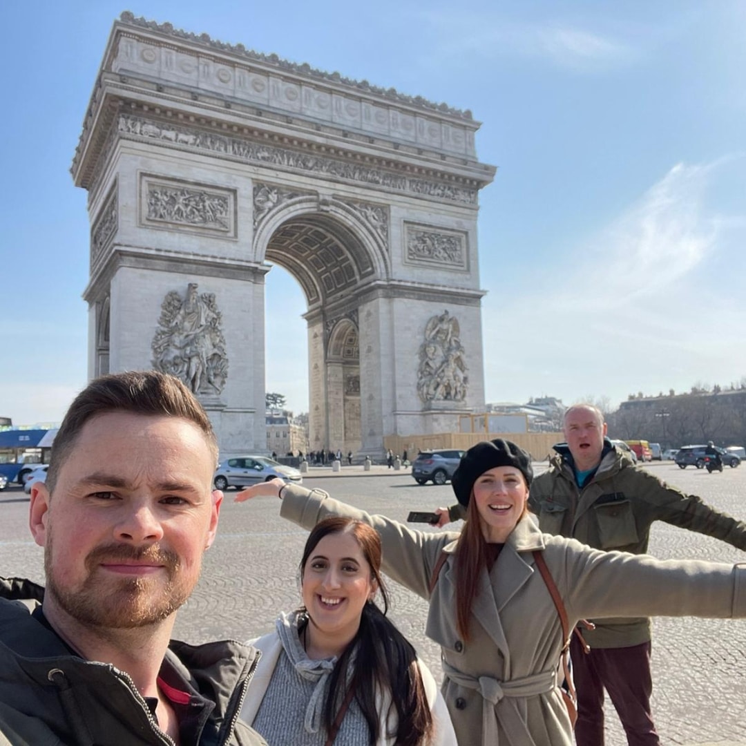 Public services student in Paris - outside Arc
