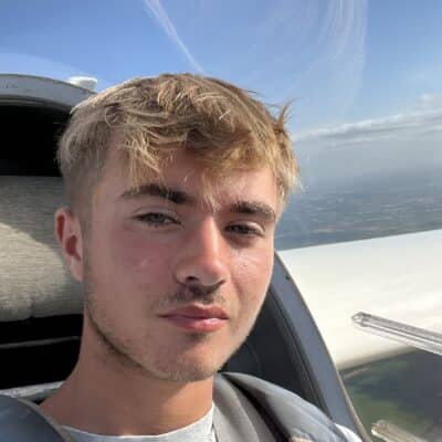 Aerospace student takes to the skies as glider pilot